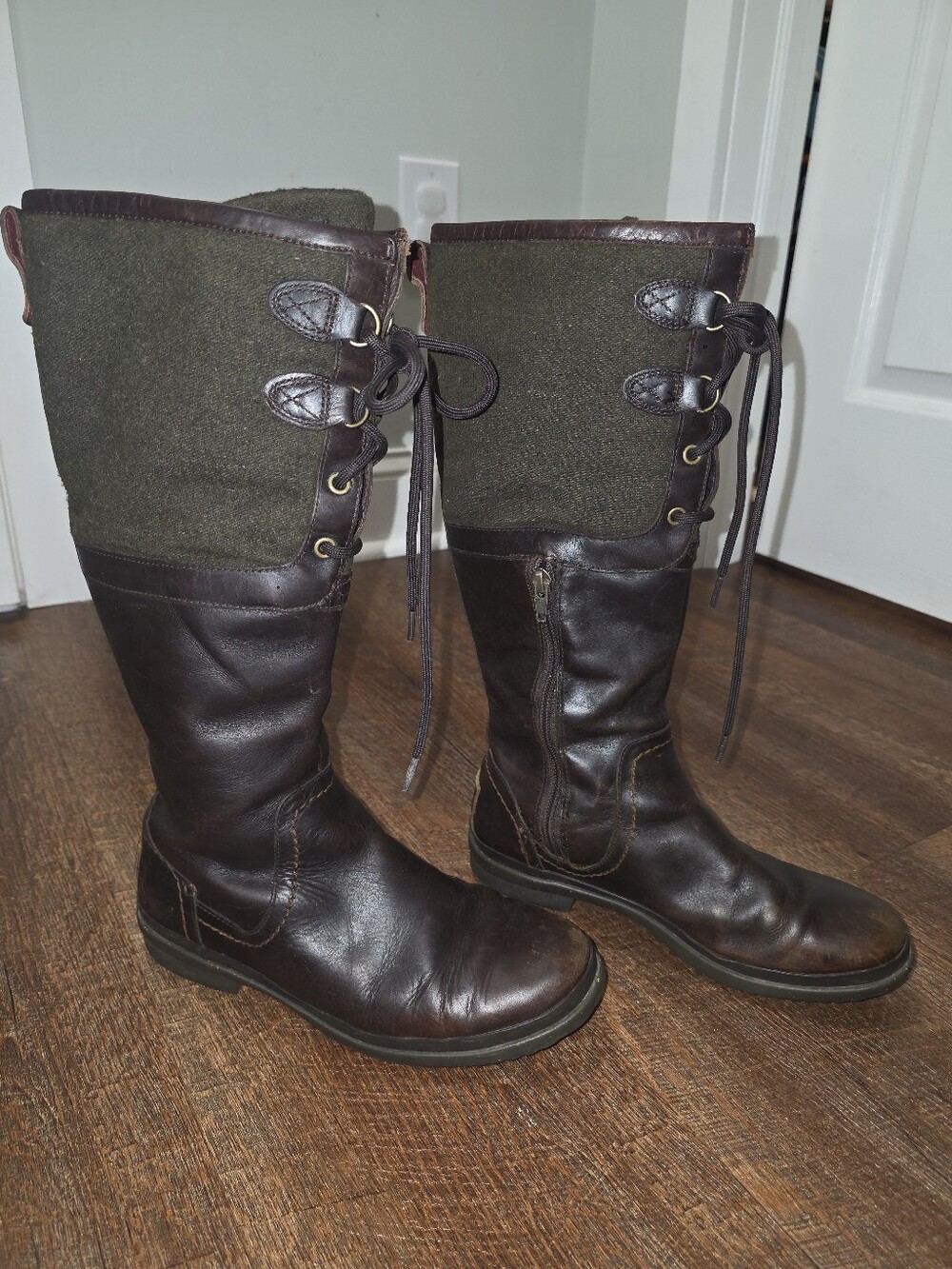 UGG Elsa brown and green waterproof lace up riding boots size 7